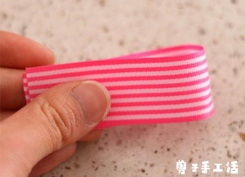 兼职手工活单条纹蝴蝶结发卡教程