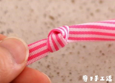 兼职手工活单条纹蝴蝶结发卡教程
