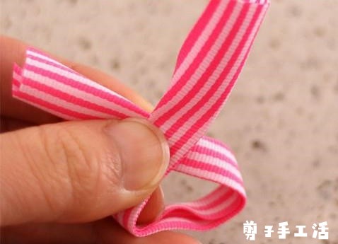 兼职手工活单条纹蝴蝶结发卡教程