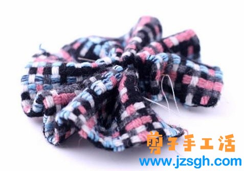 兼职手工活-粗毛线大纽扣蝴蝶结发卡教程