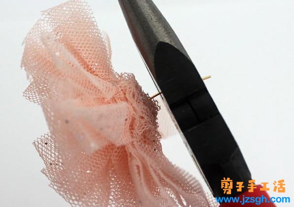 兼职手工活—— 粉色牡丹花丝带发卡制作教程