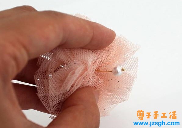 兼职手工活—— 粉色牡丹花丝带发卡制作教程